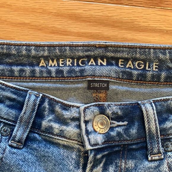 Barely worn American Eagle Jeans (size 6) - Picture 3 of 3